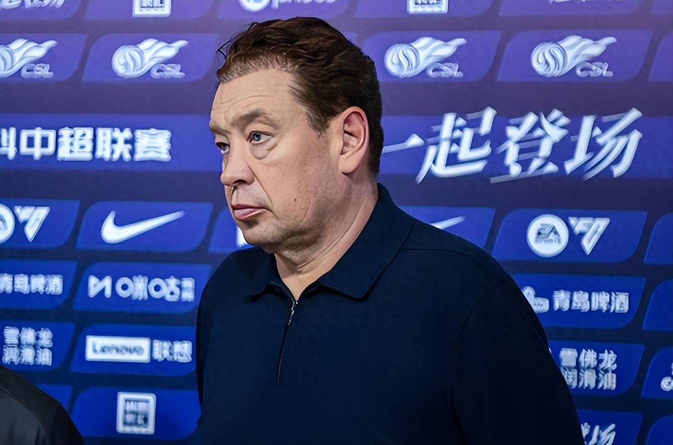 申花与主教练斯卢茨基续约新合同至2027年底