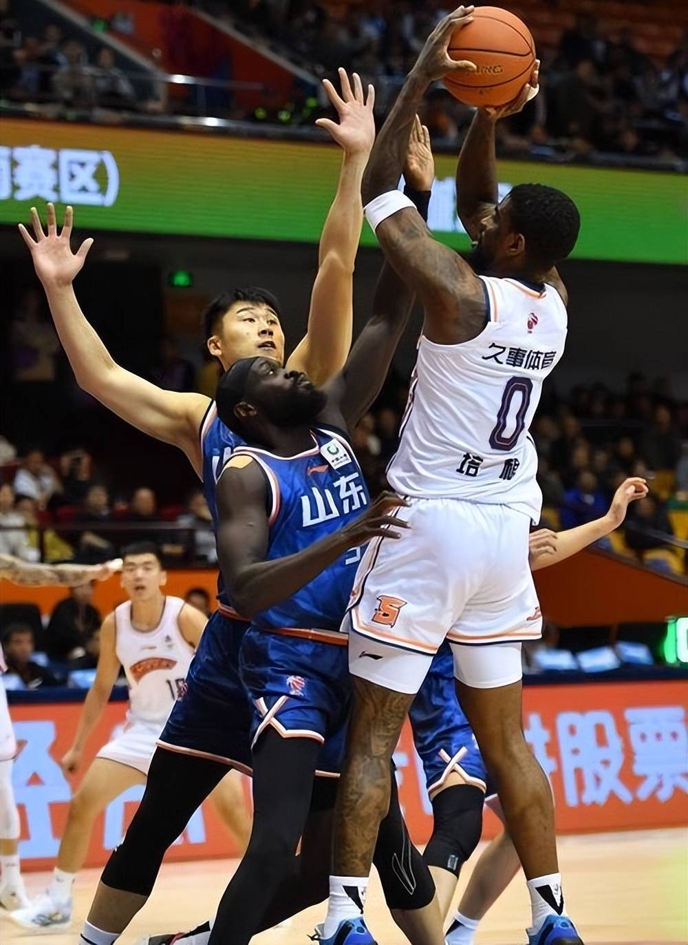 包含全运山东75-94辽宁球员评价：3人及格，3及格，4人及格的词条